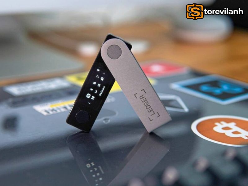 V&iacute; lạnh Ledger bị mất tiền điện tử vẫn an to&agrave;n nhờ PIN, reset 3 lần sai v&agrave; chip SE bảo mật