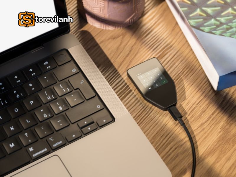 Trezor dễ d&ugrave;ng, th&acirc;n thiện, giao diện trực quan gi&uacute;p quản l&yacute; t&agrave;i sản số đơn giản, an to&agrave;n