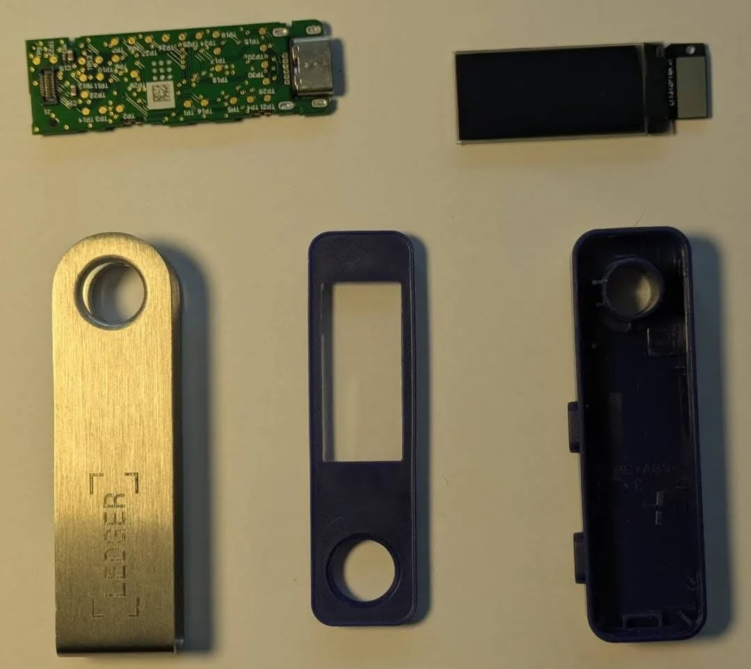 Ledger Nano S Plus th&aacute;o rời - ảnh 1